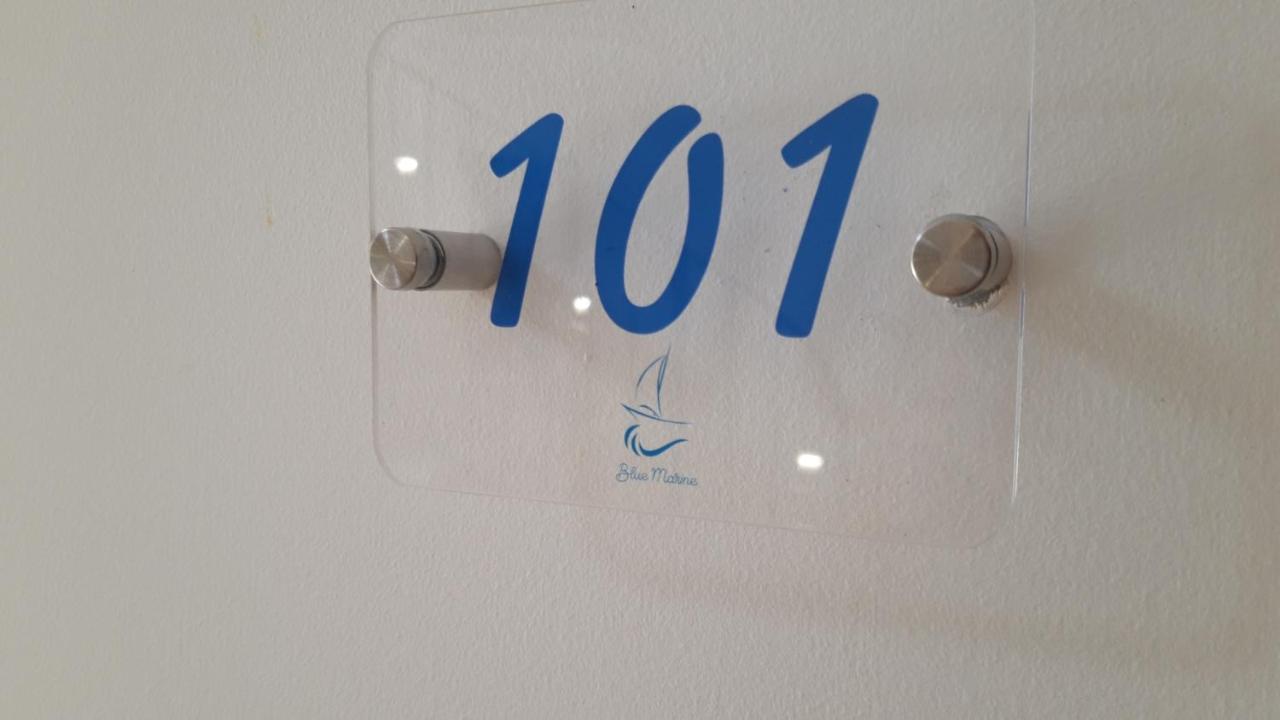 ホテル Blue Marine - Free Parking トロペーア エクステリア 写真